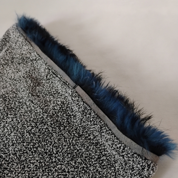 Women's Vintage Black & White Marled Knit Sweater with Blue Fur Cowl Neck Winter - Picture 11 of 16